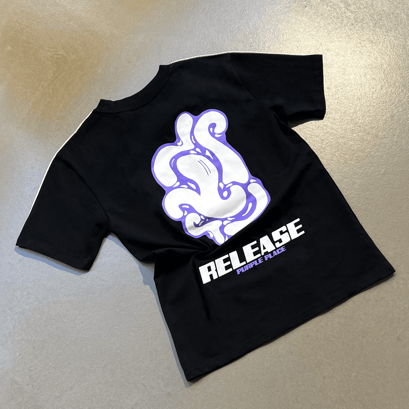 Black T-Shirt "Release tee"